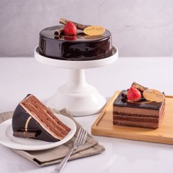 Royal Chocolate Mousse Cake